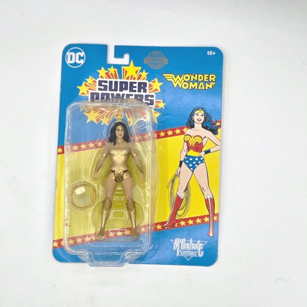 RARE Gold Edition Wonder Woman DC Super Powers Action Figure!